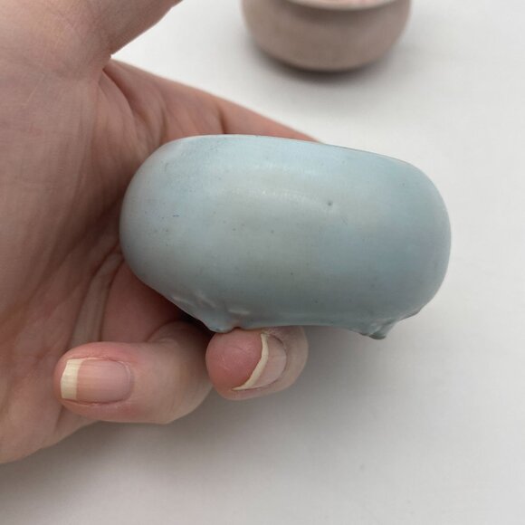 Vintage floral hand painted trinket dish boxes pink blue dresser box jewelry - Picture 7 of 11